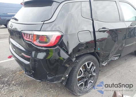 2019 Jeep Compass Trailhawk 4X4 из США, поврежденный, VIN 3C4NJDDB9KT799420